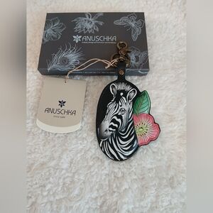 Anuschka Keycharm NIB